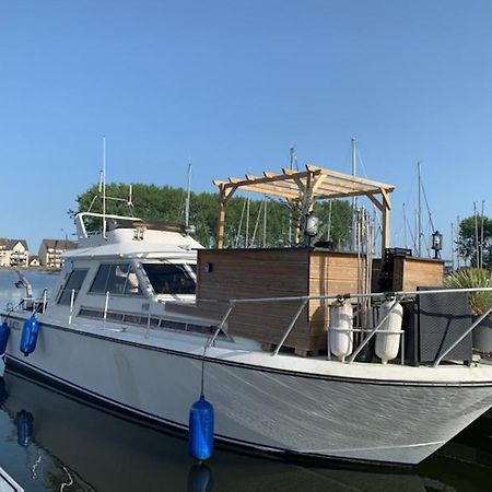乌伊斯特勒昂 Magnifique Bateau Maison酒店 外观 照片