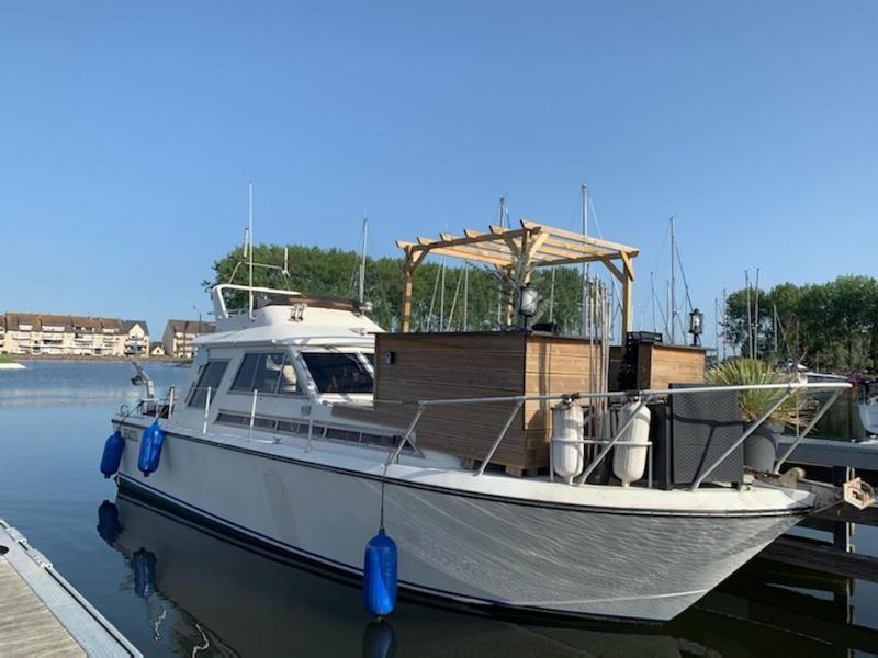 乌伊斯特勒昂 Magnifique Bateau Maison酒店 外观 照片