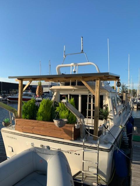 乌伊斯特勒昂 Magnifique Bateau Maison酒店 外观 照片