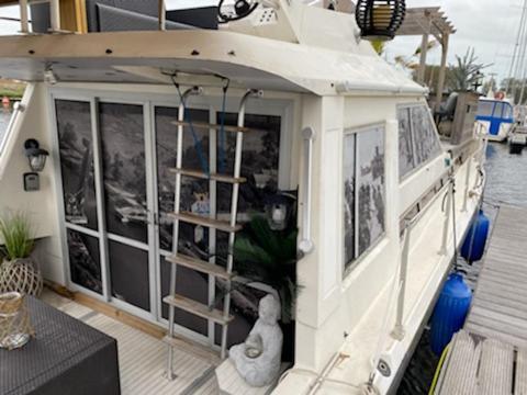 乌伊斯特勒昂 Magnifique Bateau Maison酒店 外观 照片
